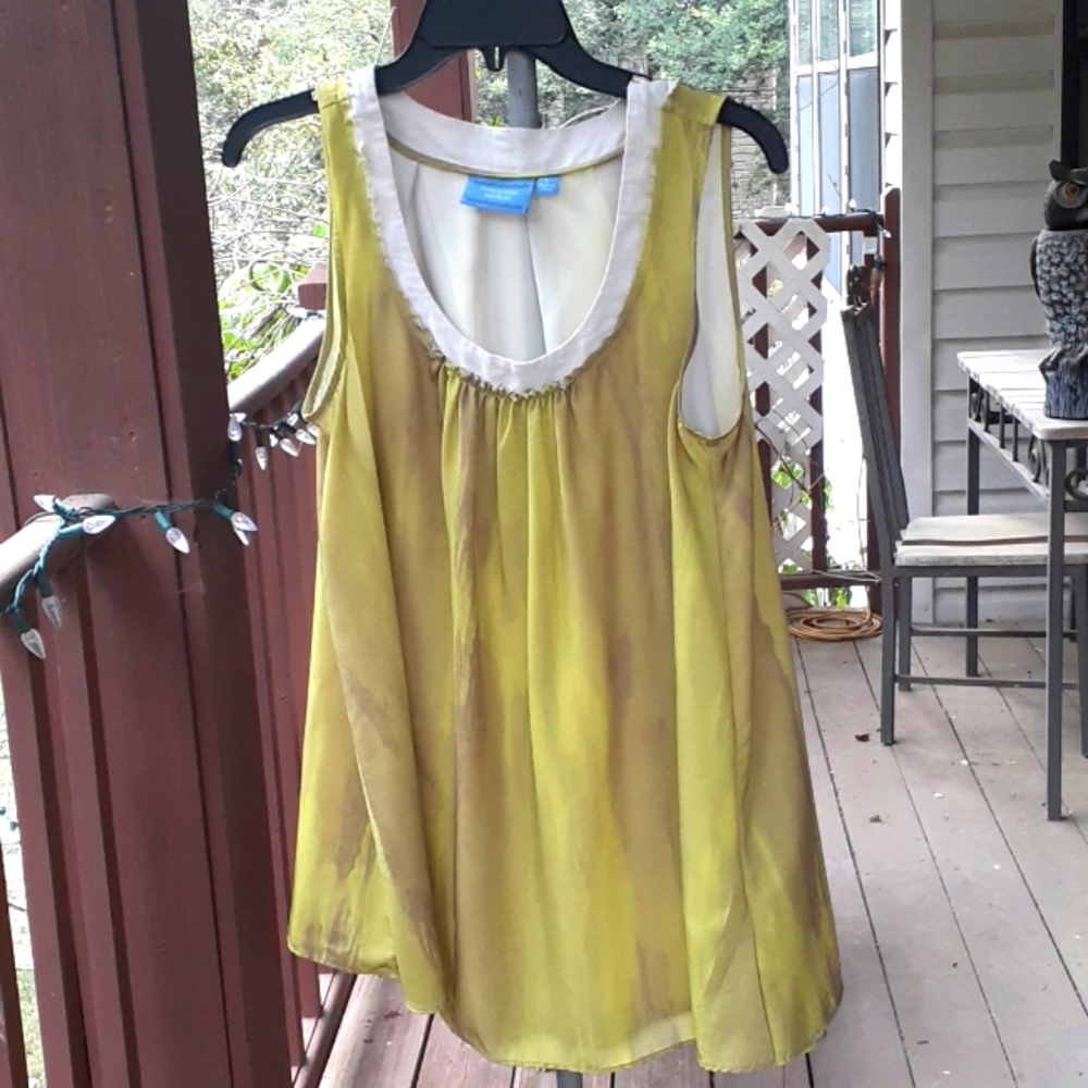 Simply Vera Wang size L 100% Polyester lime green color & brownish